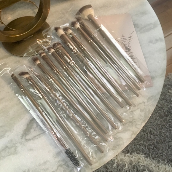 12 Piece Rose Gold Eyeshadow Makeup Brush Set - Picture 8 of 8